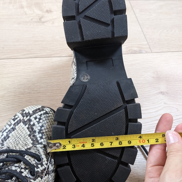 Lace Up Booties | Snake - Picture 4 of 5